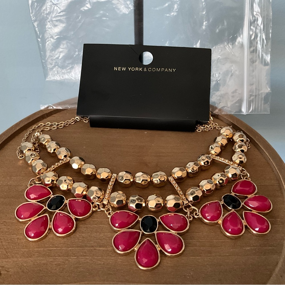 NEW! Statement Necklace Gold Pink NY&Co. Bib Necklace